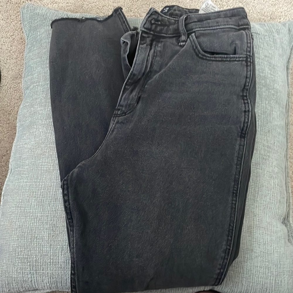 Hollister Ultra High Rise mom jean